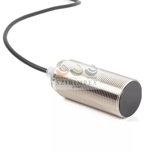 OMRON induktív érzékelő M30/PNP-NC E2B-M30KS15-WP-B2 2M (kábel)