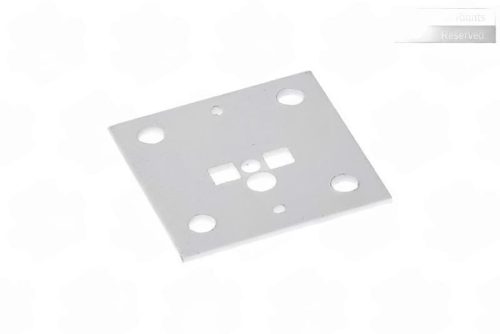 Karima csatlakozóval 100x100×4 mm négyszögletes nagy